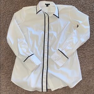 Women’s bottom up long sleeve shirt.